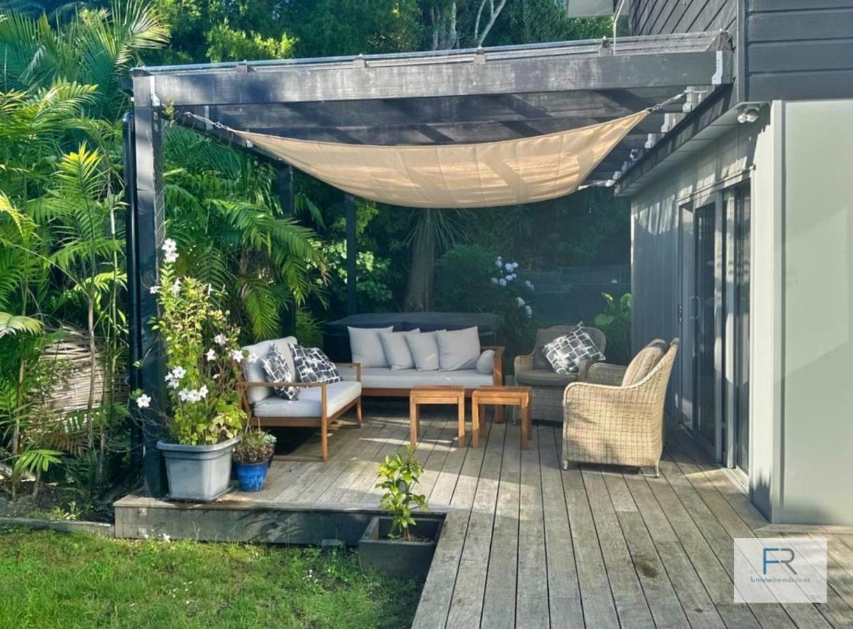 Executive Murrays Bay Holiday home Auckland